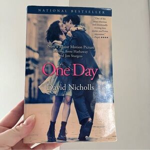 📚 4/25$ 📚 One Day by David Nicholls Paperback Book | Booktok